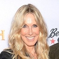 Alana Stewart Nahé