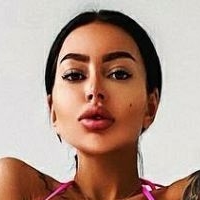 Alena Omovich Nahé