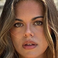 Alexis DeBello Nahé
