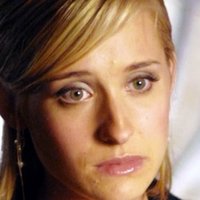 Allison Mack Nahé