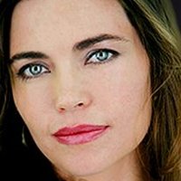 Amelia Heinle Nahé