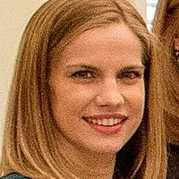 Anna Chlumsky Nahé