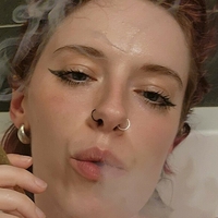 Anya Volz Nahé