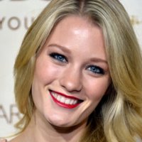 Ashley Hinshaw Nahé