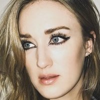 Ashley Johnson Nahé