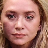 Ashley Olsen Nahé