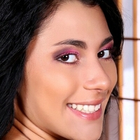 Ava Glam Model Nahé