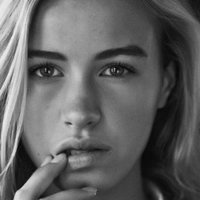Betsy Volk Nahé