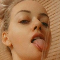 Blonde Temptress Nahé
