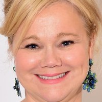 Caroline Rhea Nahé