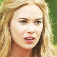 Celina Sinden Nahé