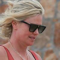 Charlize Theron Nahé