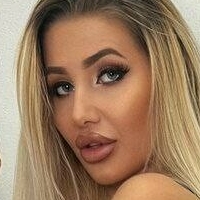 ChristyRen Nahé