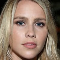 Claire Holt Nahé