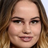 Debby Ryan Nahé