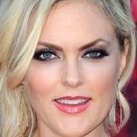Elaine Hendrix Nahé