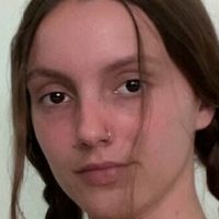 Elly Sykes Nahé