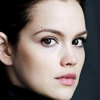 Emilia Schüle Nahé
