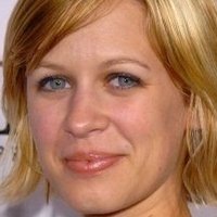 Emily Brooke Hands Nahé