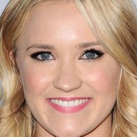 Emily Osment Nahé