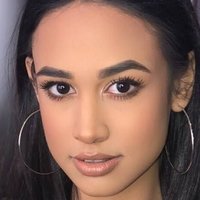 Emily Tosta Nahé