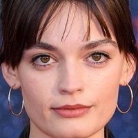 Emma Mackey Nahé