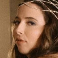 Esther Povitsky Nahé
