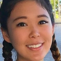 Extra Emily Nahé