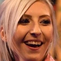 Fallon Sherrock Nahé