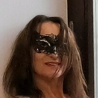 Frivolous Pixie Nahé