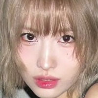 Hirai Momo Nahé