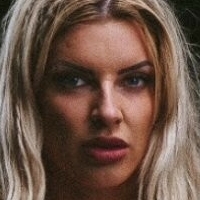 Holly J Genevieve Nahé