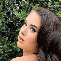 Holly Luyah Nahé