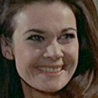 Imogen Hassall Nahé