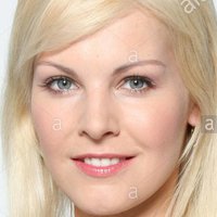Ivonne Schoenherr Nahé