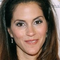 Jamie Gertz Nahé