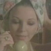 Joan Collins Nahé