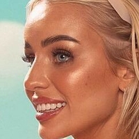 Julia Cavanagh Nahé