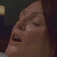 Julianne Moore Nahé