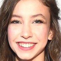 Katelyn Nacon Nahé
