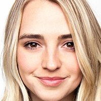 Katelyn Tarver Nahé