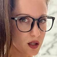 Katie J Nahé