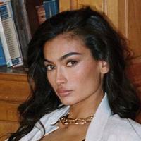 Kelly Gale Nahé
