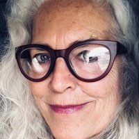 Krisha Fairchild Nahé