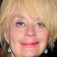Lauren Harries Nahé