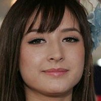 Leah Dizon Nahé