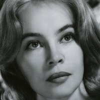 Leslie Caron Nahé