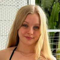 Lilly May Nahé