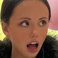 Lily Mo Sheen Nahé