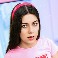 Lily Winters Nahé